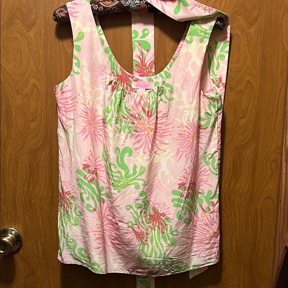 Beautiful Lilly Pulitzer Pink and Green Patterned Sleeveless top with sash - Picture 6 of 8